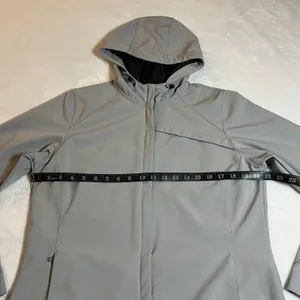 New Balance Women's Soft Shell Zip Up Jacket with Hood Size Large **FLAWED** thumbnail 8