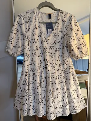 Universal Threads NEW Bell Elbow Sleeve Floral Mini A-Line Dress Target M thumbnail 1