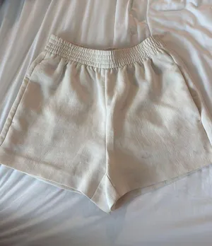 Aritzia Gelato Wilfred 3" Shorts Light Birch thumbnail 1