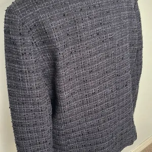 Ann Taylor Tweed suit jacket. Dark Academia. Size 4** See measurements. Cropped. thumbnail 7