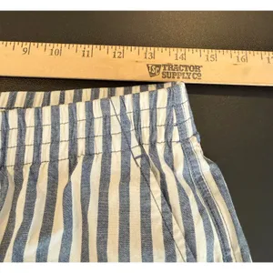 Lands End Women‎ Size 4 Blue White Striped Mid Rise Pull On Shorts Elastic Waist thumbnail 5