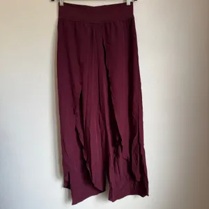 NWT Halara Breezeful Palazzo Flowy Wide Leg Casual‎ Pants in Amaranth Purple thumbnail 2
