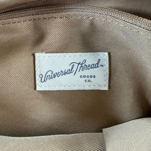 Universal Threads Cream Sherpa Tote Bag Quilted Fleece Handbag Tan Interior thumbnail 6