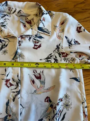 H & M Women’s Long Sleeve Buttons Up Floral Print Blouse Size 0 Hummingbird‎ thumbnail 9