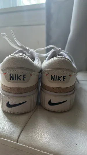Nike Sneakers thumbnail 5