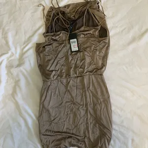 Guess women’s dress thumbnail 3