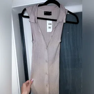 Asos design knitted midi dress in cream buttoned with collar thumbnail 4