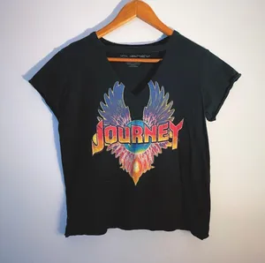 American Eagle Journey Choker Shirt thumbnail 1