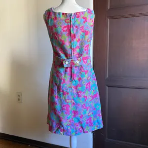 1960s Vintage Handmade Pink and Blue Floral Linen High Neck Shift Dress | Medium thumbnail 2