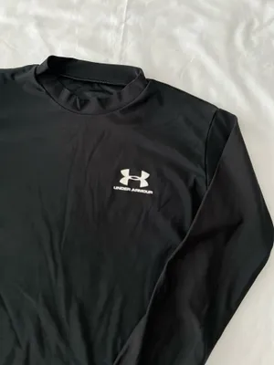 Under Armour Youth Size Black Long Sleeve Undershirt thumbnail 2