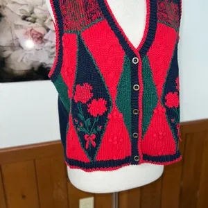 Gorgeous Vintage 1980s/90s Christopher & Banks Hand Embroidered Sweater Vest! thumbnail 3