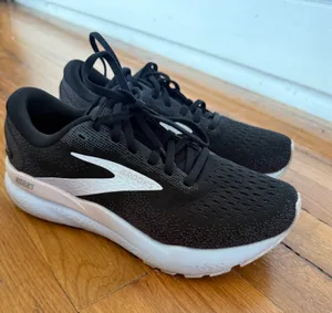 Brooks Running Shoes Ghost thumbnail 1