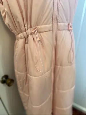 Amazon Hooded Long Sleeveless Puffer Vest in Light Pink Sz L thumbnail 4