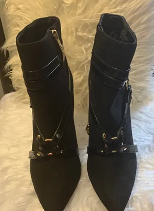 Jennifer Lopez‎ Black Heeled Boots thumbnail 1