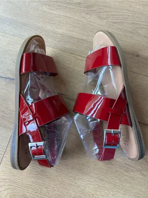 JOURNEE LAVINE MULTI STRAP SANDALS IN STATEMENT SIZE 5.5 Red thumbnail 10