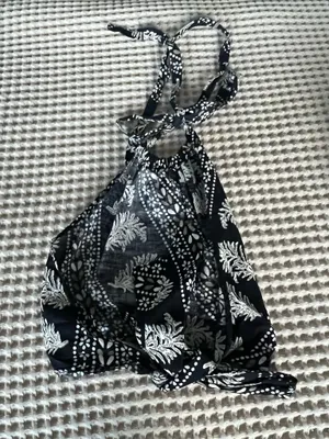 Black and white floral halter neck top #floral #halterneck thumbnail 2
