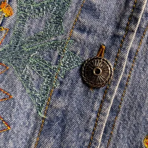 White Stag Denim Shirt Jacket Women Medium Stone Wash Floral Embroidered Boho thumbnail 8
