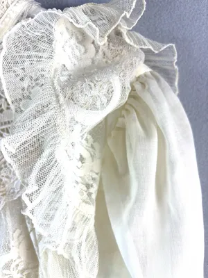Jessica’s Gunne Sax 11 Vintage Victorian Style Cream Lace Yoke Ruffle Blouse thumbnail 4
