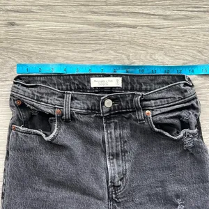 Abercrombie & Fitch - 90's Straight Ultra High Rise Size 28/6R Black Denim thumbnail 3