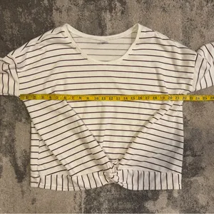 Women’s Old Navy White and Burgundy Striped Top thumbnail 5