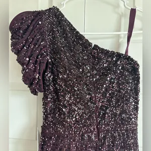 Mac Duggal 5622 Blackberry Sequin Embellished‎ Puff One Shoulder Gown Size 0 thumbnail 8