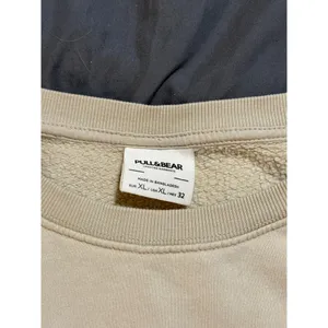 Pull & Bear Size XL Beige‎ Tan Cropped Long Sleeve Crew Neck Sweatshirt Women thumbnail 3