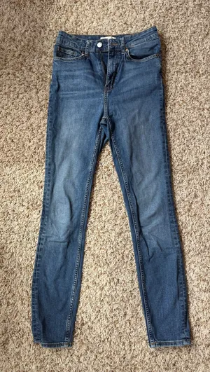 H&M Jeans High-Waisted Dark Wash thumbnail 1