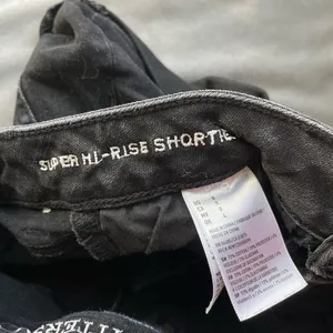 american eagle shorts  thumbnail 2