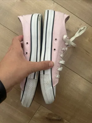 Pink Converse Low Top Unisex Sz 8 thumbnail 3