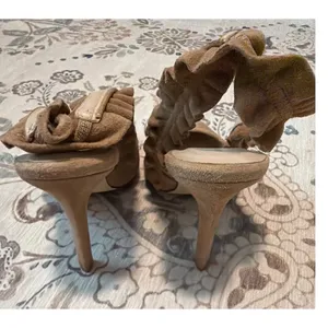 Good American The Show Off Slingback Pump Heel GA029S-E Suede Nude Size 8 thumbnail 5