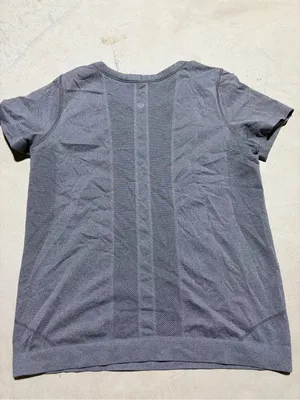 Lululemon Gray Short-Sleeve Active Tee thumbnail 3