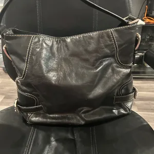 Michael Kors Black  Leather Shoulder Bag thumbnail 5