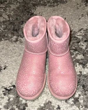 UGG Sz 7 thumbnail 1