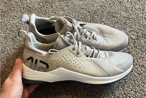 Nike Light Purple Sneakers with Gold Accents and Modern Athletic Design thumbnail 4