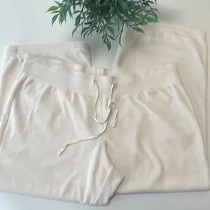 Made for Life soft velvet Capri sweatpants. Size PL. drawstring waist. thumbnail 2