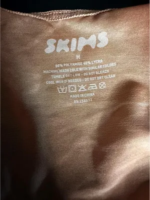 SKIMS Nude Arm Shaper Medium Seamless Sculpt Bolero Sleeve Shapewear NWOT thumbnail 3
