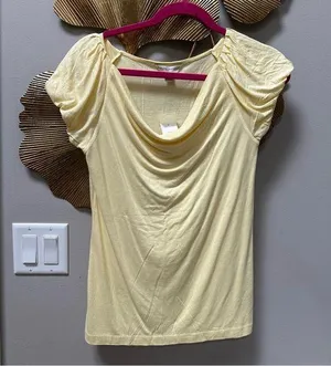 New Banana Republic Cowl Neck Top Blouse Light Yellow Med Tshirt Ruffled Sleeve thumbnail 1