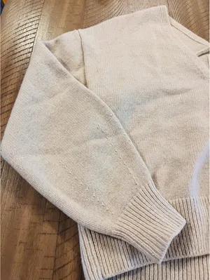 H&M Premium 100% Lambswool Beige V-Neck Slouchy Knit Sweater thumbnail 4