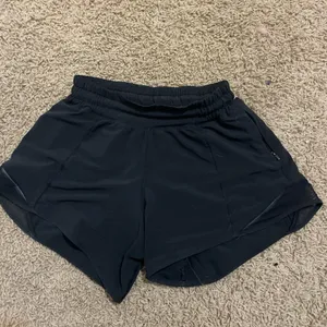 Lululemon Shorts thumbnail 2