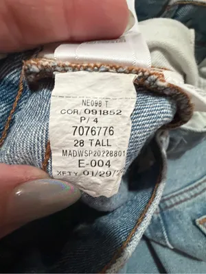 Madewell Baggy Straight Jeans in Earlhurst Wash: Ripped Edition- 28T thumbnail 10