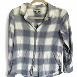 Women’s Wrangler Button-Up Shirt - Size Small, Soft & Lightweight, 100% Rayon thumbnail 1