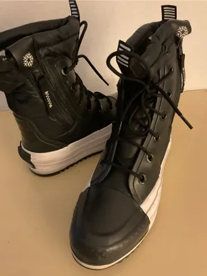 Converse women black puffy platform Chuck Taylor high top sneakers US 5.5 thumbnail 1