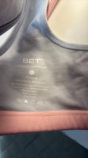 Set Active City of Valentine limited edition drop layered sports bra thumbnail 3