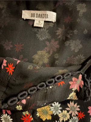 BB Dakota Black Floral Lace-Trim Cami thumbnail 2