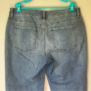 Maurices Distressed Light Wash Skinny Jean Size 18W thumbnail 6