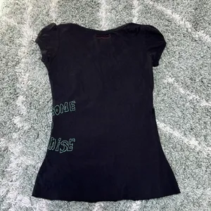 Vintage 2002 Y2K Billabong 🏝️”welcome to paradise” cross-stitch palm cutout tee thumbnail 8