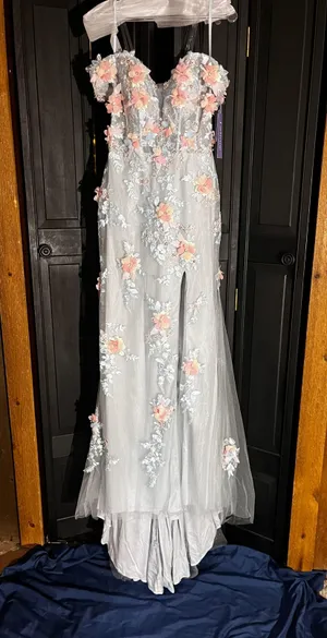 Cinderella Divine NWT Corset Off-Shoulder Floral Embellished Prom Dress thumbnail 1