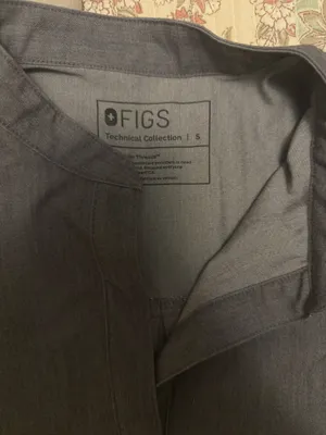 FIGS Scrub Top thumbnail 4