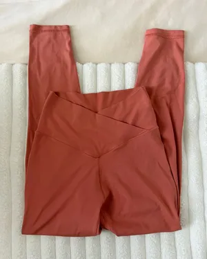 aerie High-Waist V-Front Leggings — Rust thumbnail 1