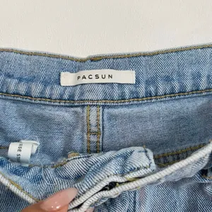 PacSun High Rise Distressed Denim Shorts Light Wash Size 29 thumbnail 3